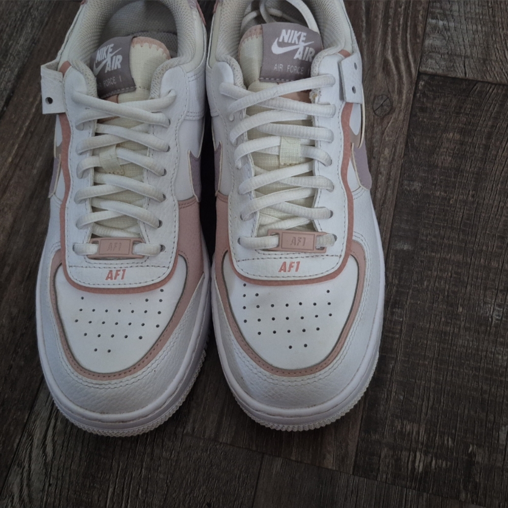 Nike Women's Air Force 1 - White and Pink
